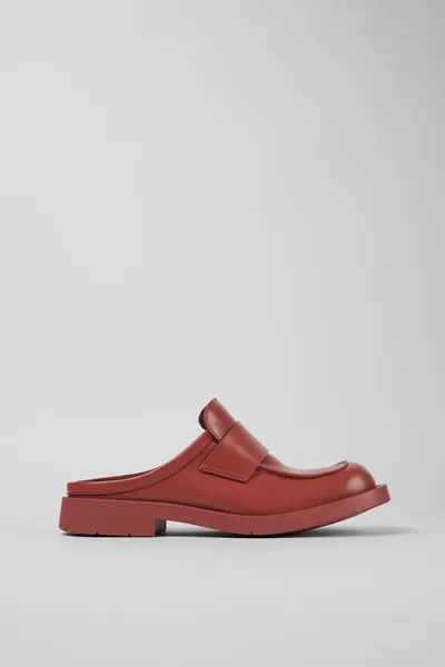 Neuman Red Clogs for Unisex - Autumn / Winter collection
