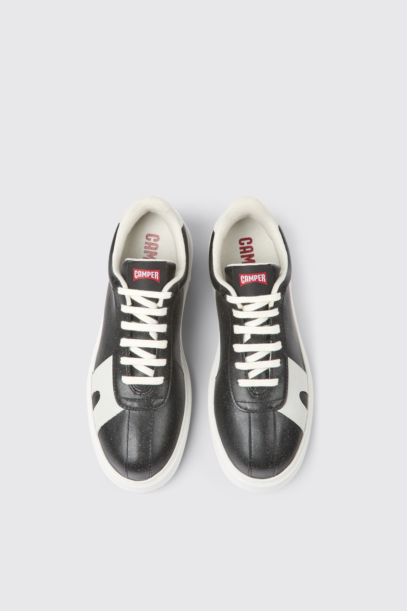 Runner K21 MIRUM® Black and white sneakers for women - Image 3