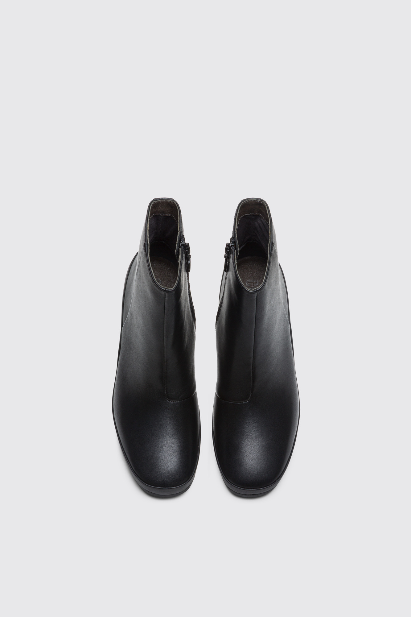 Upright Women's black ankle boot - Image 4