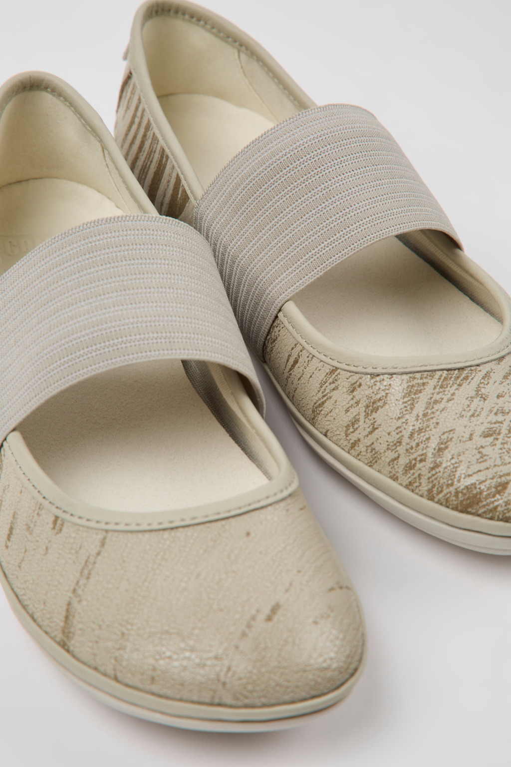 Right Light gray nubuck ballerinas for women
