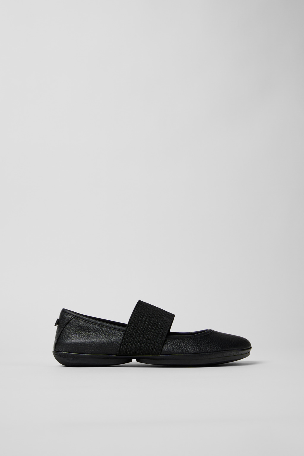 Right Nina Black Leather Ballerinas for Women. - Image 2
