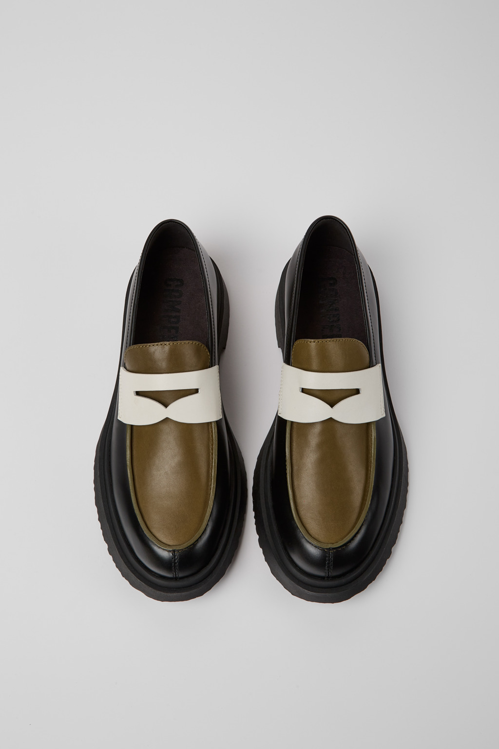 Walden Black and white loafers for men - Image 4