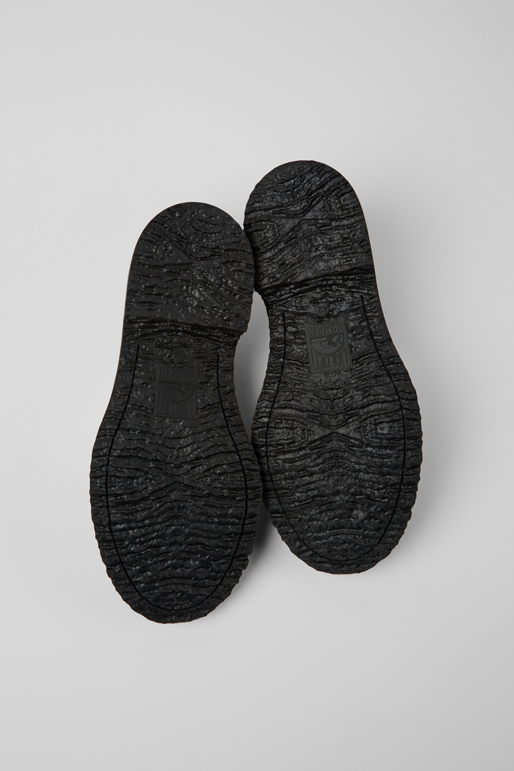 Walden Black and white loafers for men - Image 5