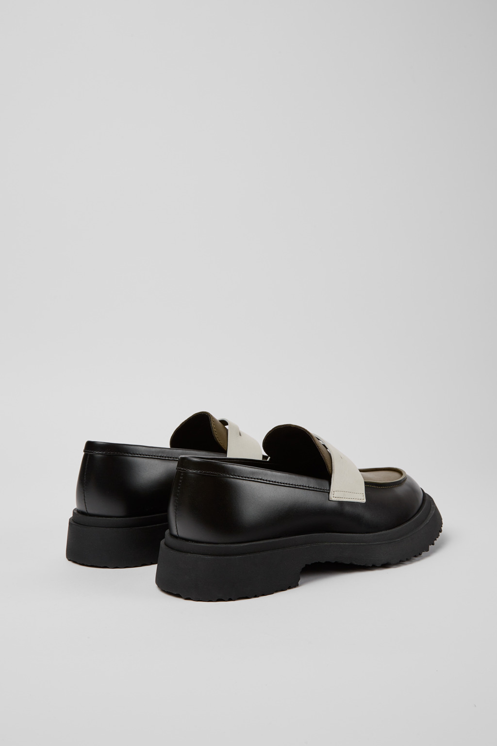 Walden Black and white loafers for men - Image 3