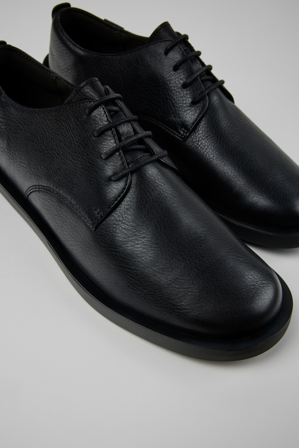 Wagon Black Leather Shoes for Men.