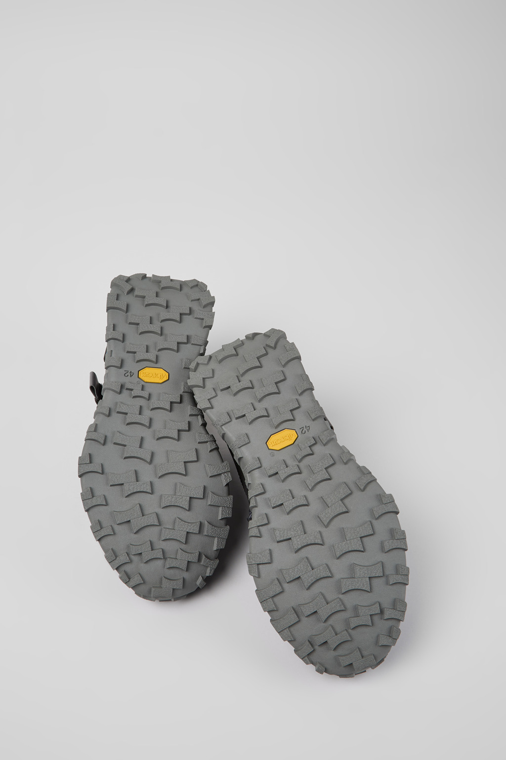 Drift Trail Black and gray textile and nubuck sneakers for men - Image 5