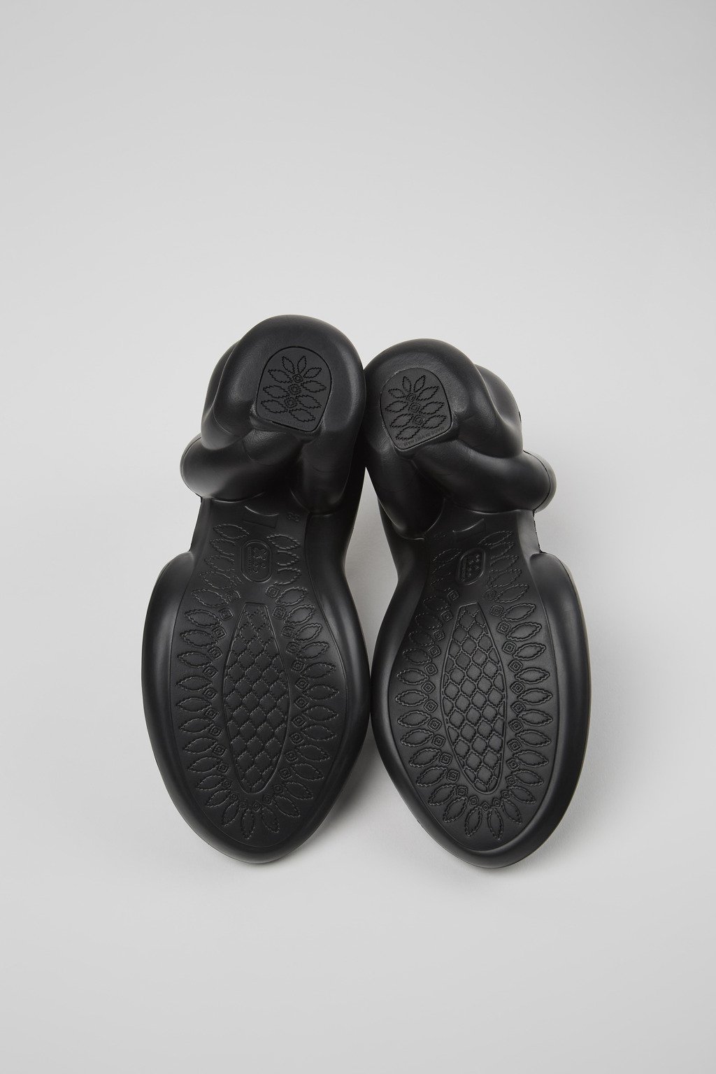 Kobarah Black Sandals for Women. - Image 5