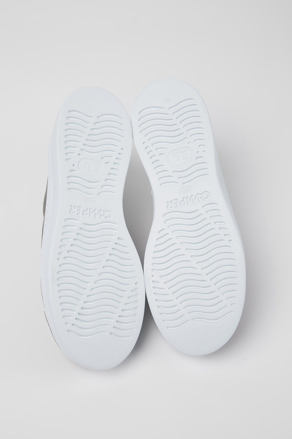 Runner Up Gray nubuck sneakers for women - Image 5