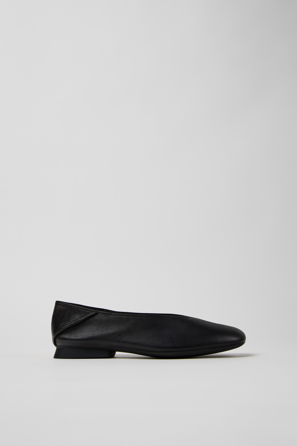 Casi Myra Black Leather Ballerinas for Women. - Image 2