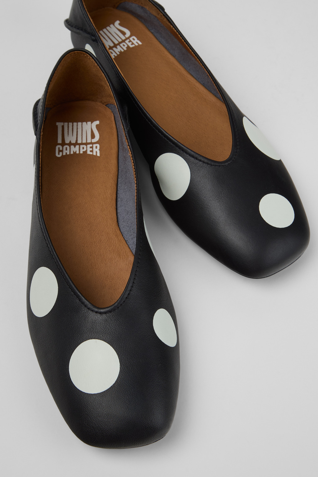 Twins Black and White Leather Ballerinas for Women.