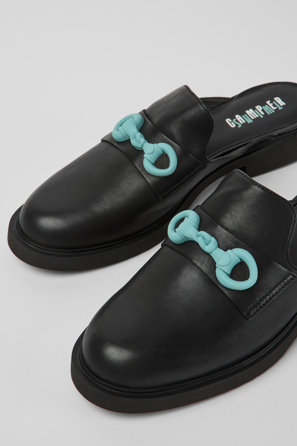 Twins Semiopen black leather shoes