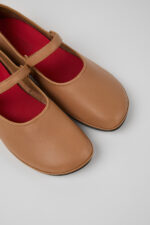 Right Nude Leather Women's Shoe.