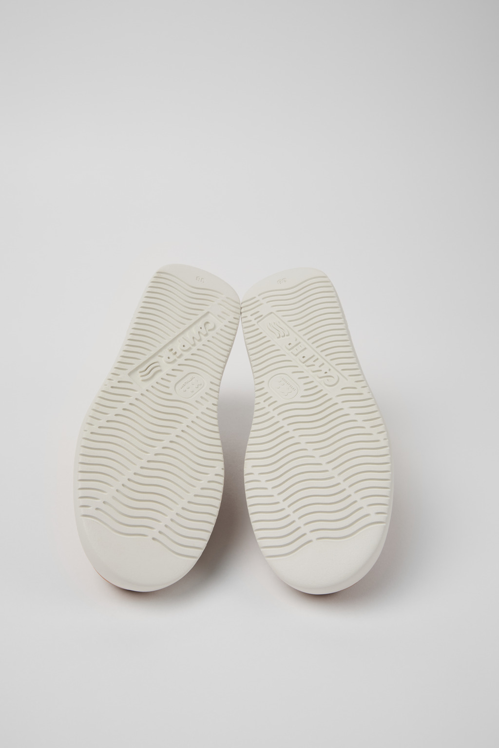 Runner K21 Nude Nubuck Women's Shoe. - Image 5