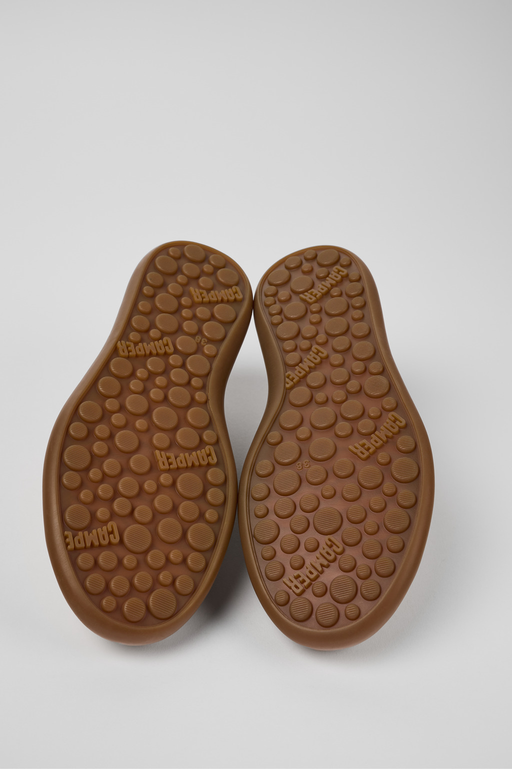 Pelotas Soller Beige Nubuck and Leather Sneakers for Women. - Image 5
