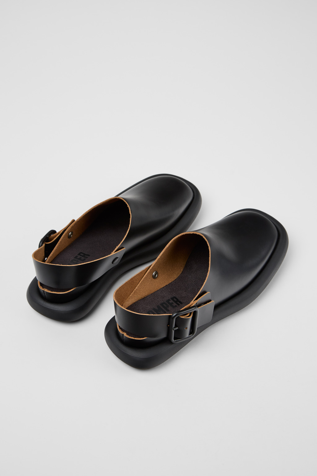 Onda Black Leather Sandals for Women. - Image 3