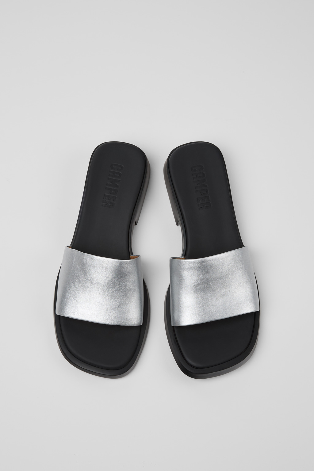 Dana Gray Leather Sandals for Women. - Image 4
