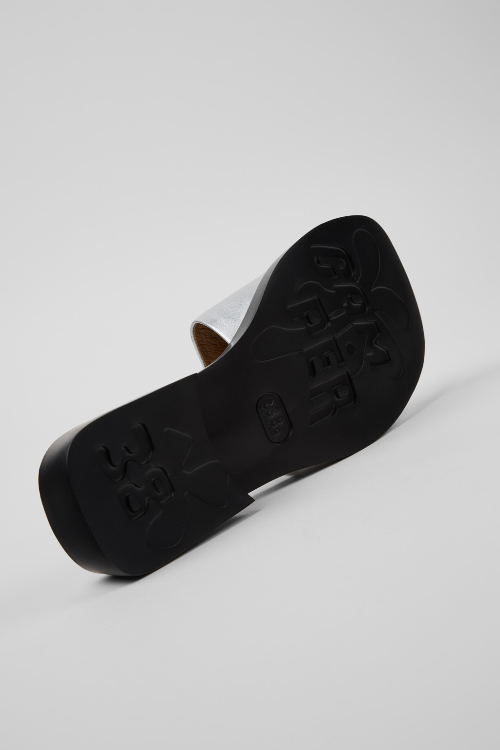Dana Gray Leather Sandals for Women. - Image 5