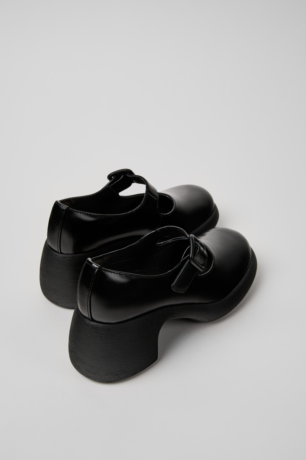 Thelma II Black Leather Moccasins for Women. - Image 3