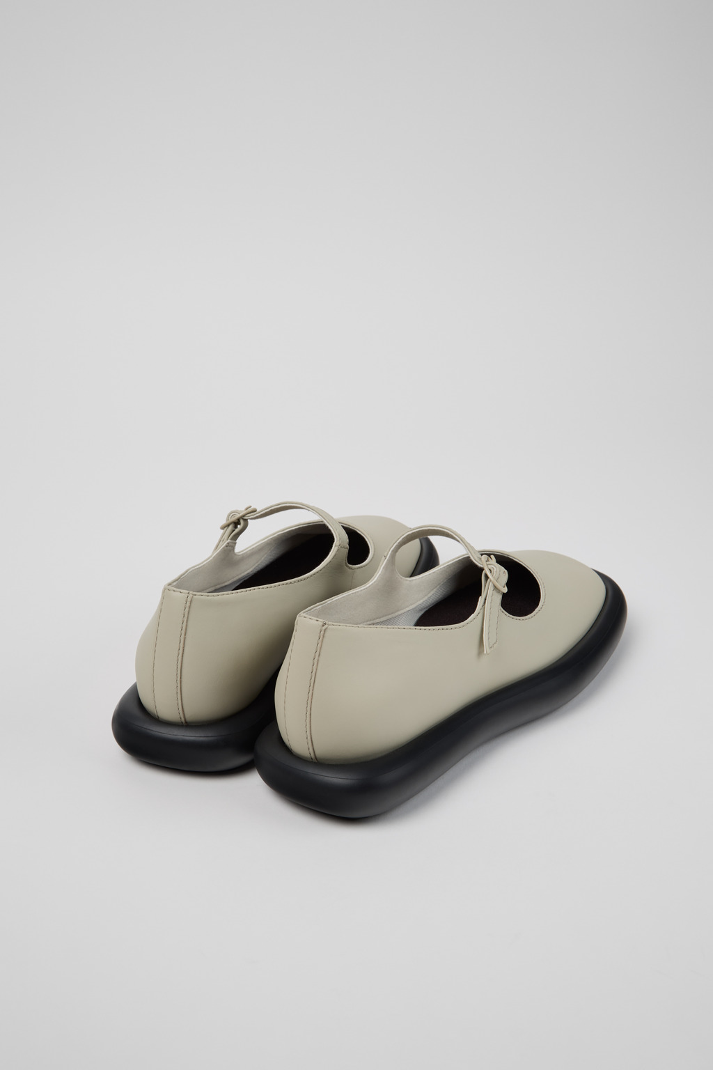 Onda Gray Leather Ballerinas for Women. - Image 3