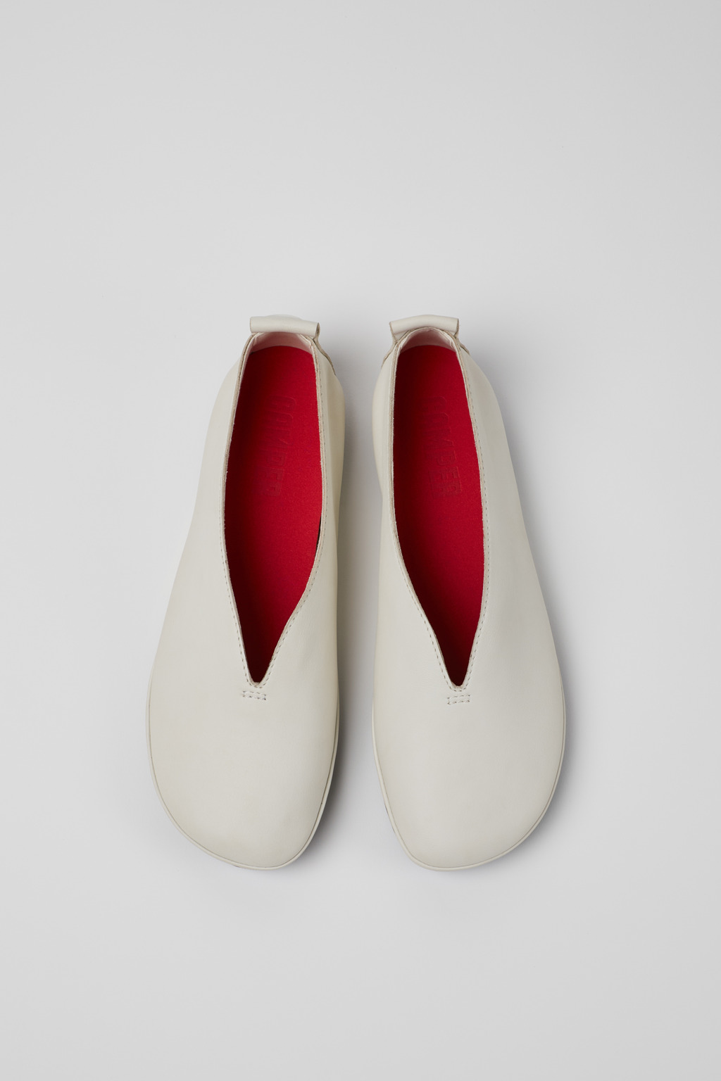 Right Nina White Leather Ballerina Shoes for Women. - Image 4