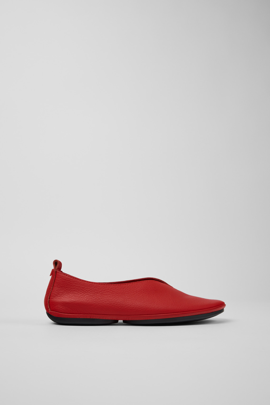 Right Nina Red Leather Ballerinas for Women. - Image 2