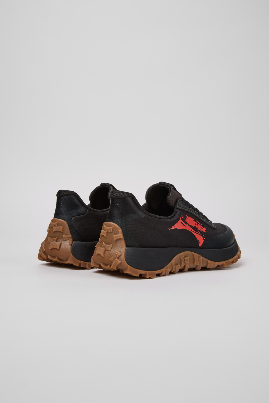 Drift Trail GORE-TEX Black and Gray Stitch-Free Sneakers for Women. - Image 4