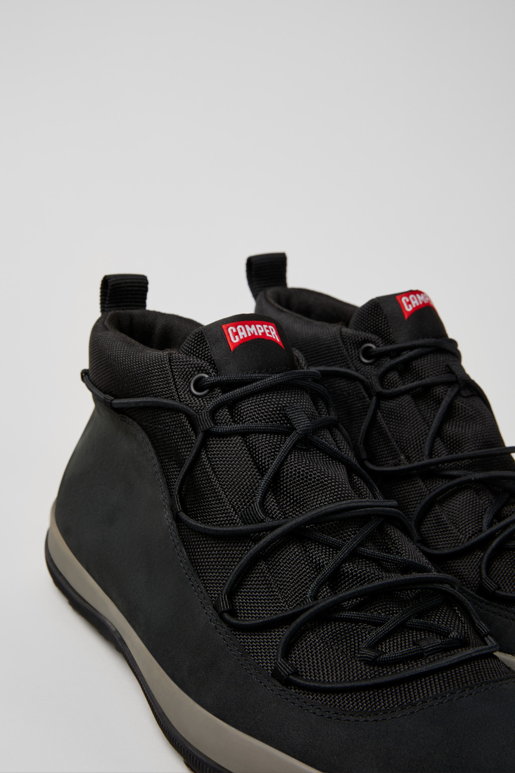 Peu Pista GM GORE-TEX Black Textile and Nubuck Mid Boots for Men.