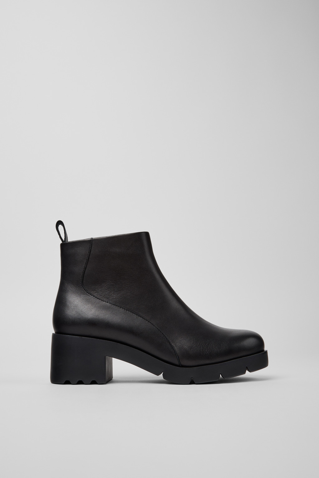 Wanda Black Leather Ankle Boots for Women. - Image 2