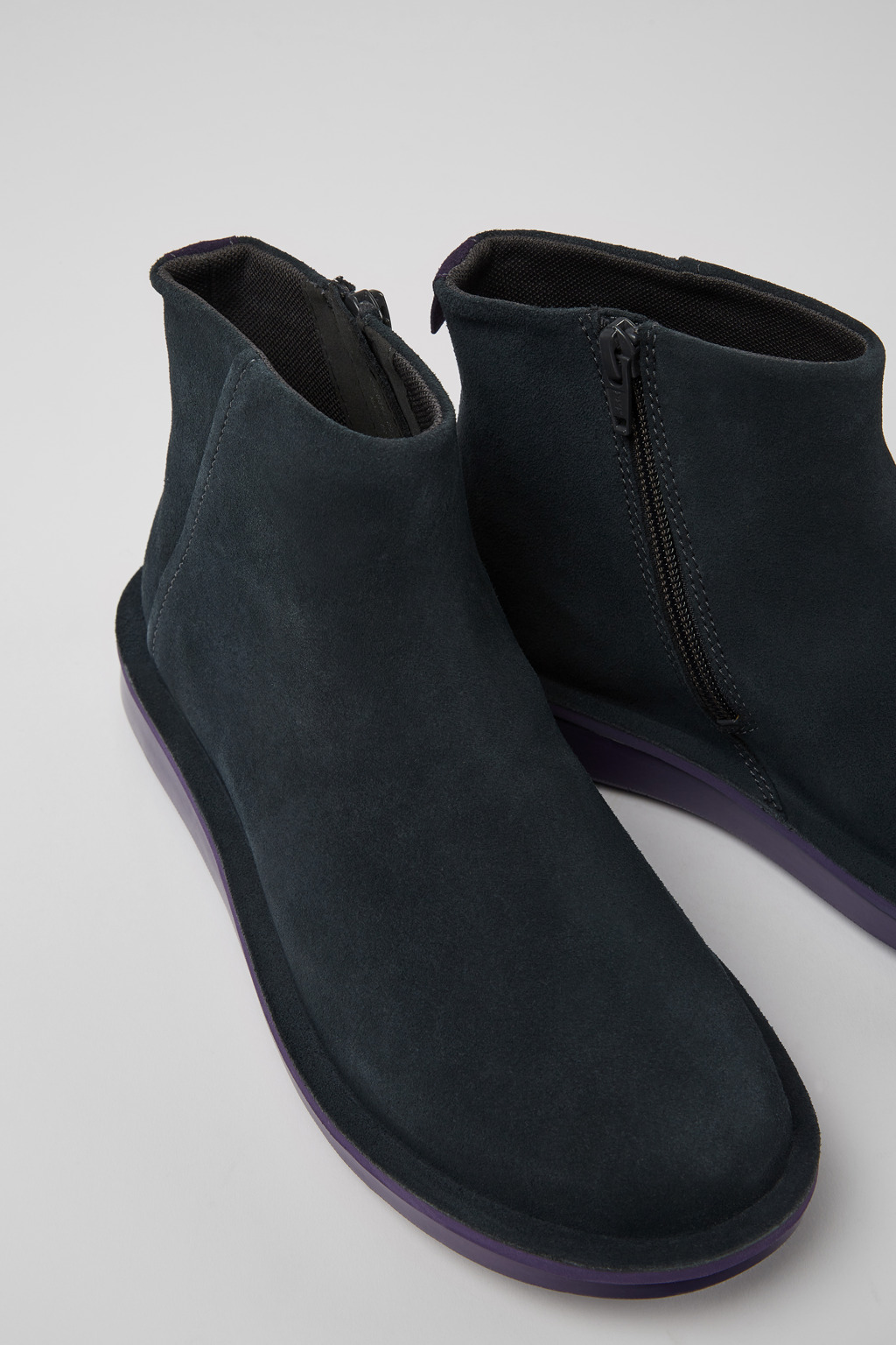 Formiga Gray Nubuck Ankle Boots for Women.