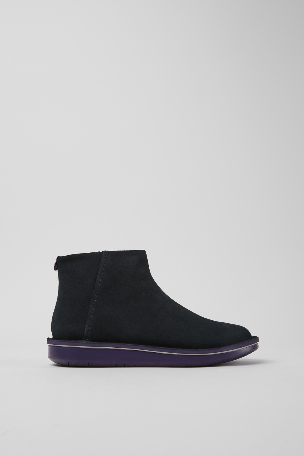 Formiga Gray Nubuck Ankle Boots for Women. - Image 2