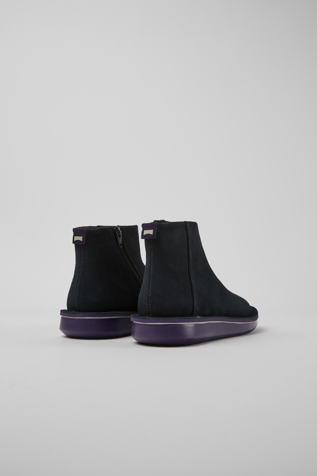 Formiga Gray Nubuck Ankle Boots for Women. - Image 3