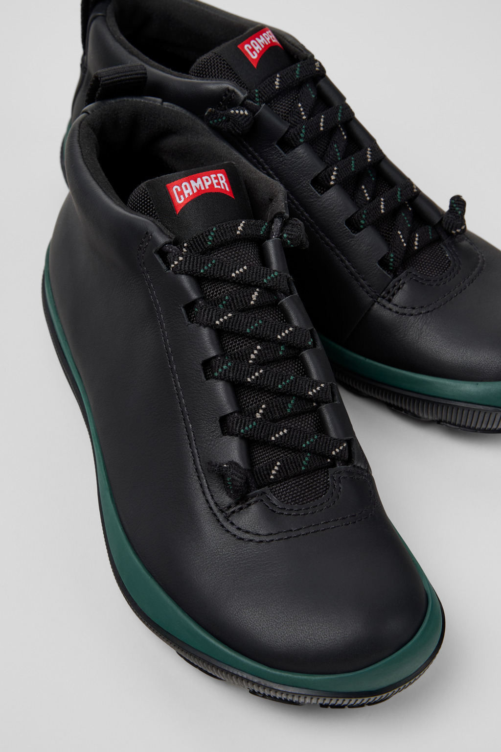 Peu Pista GM GORE-TEX Black Leather and Textile Ankle Boots for Women.