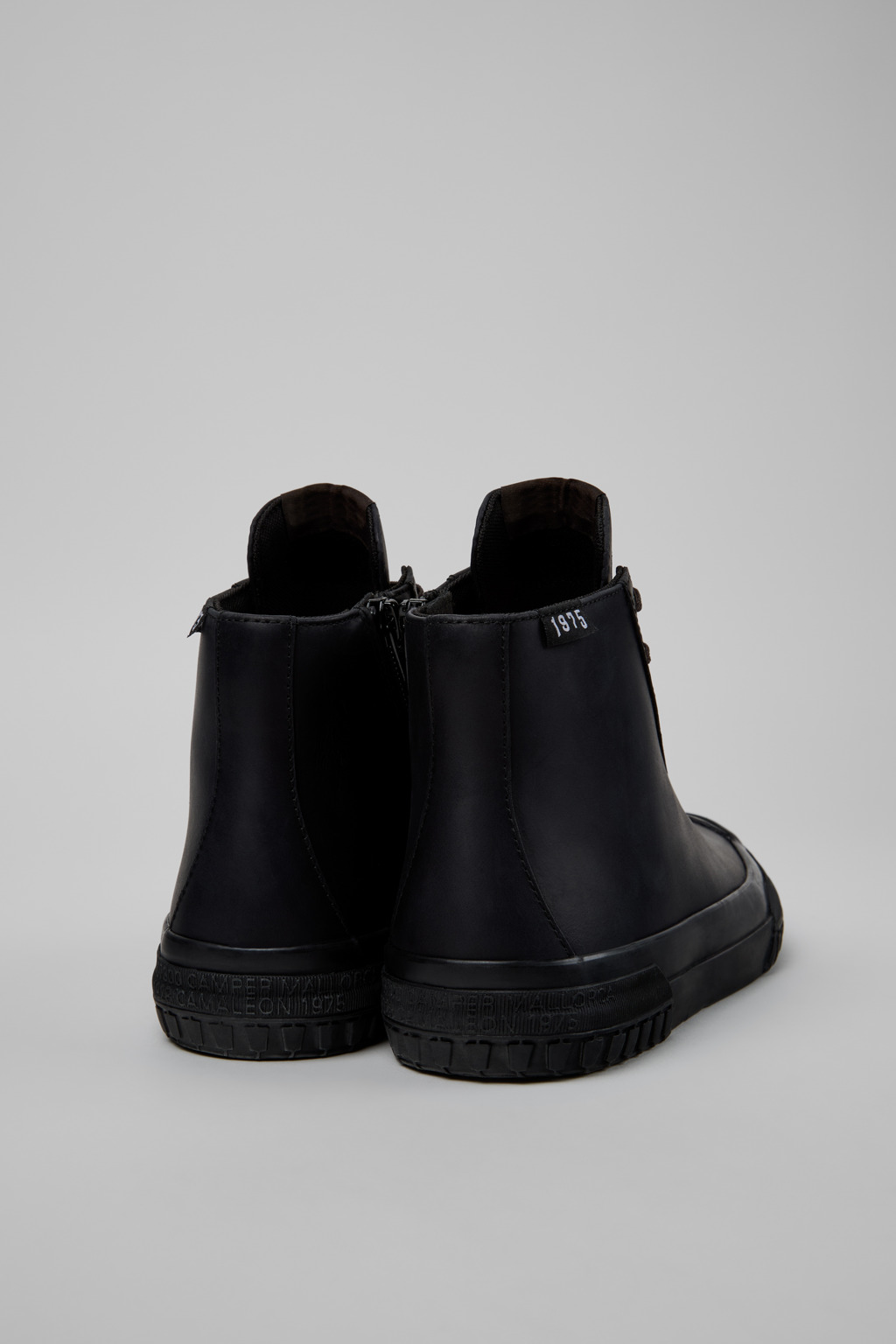 Camaleon Gray Rubber Sneaker Booties for Women. - Image 3