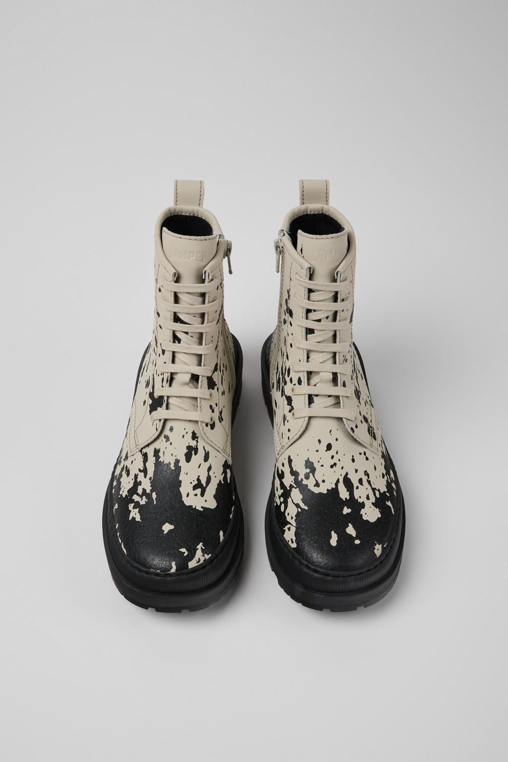 Brutus Trek MICHELIN White and black leather boots for women - Image 4