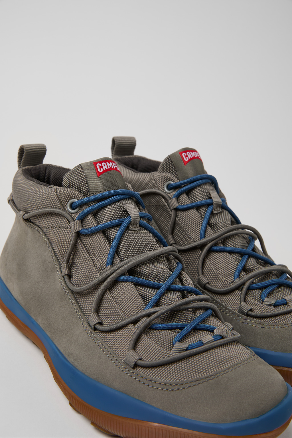 Peu Pista GM GORE-TEX Gray Textile and Nubuck Ankle Boots for Women.
