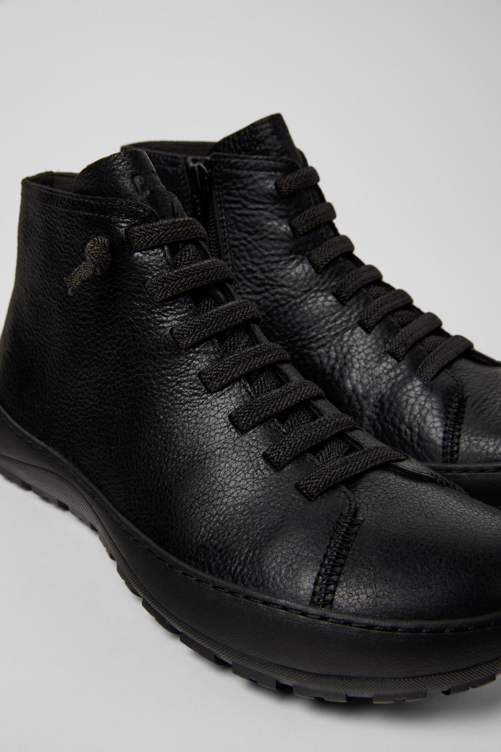 Peu Serra 360º Durable Black Leather Ankle Boots for Women.