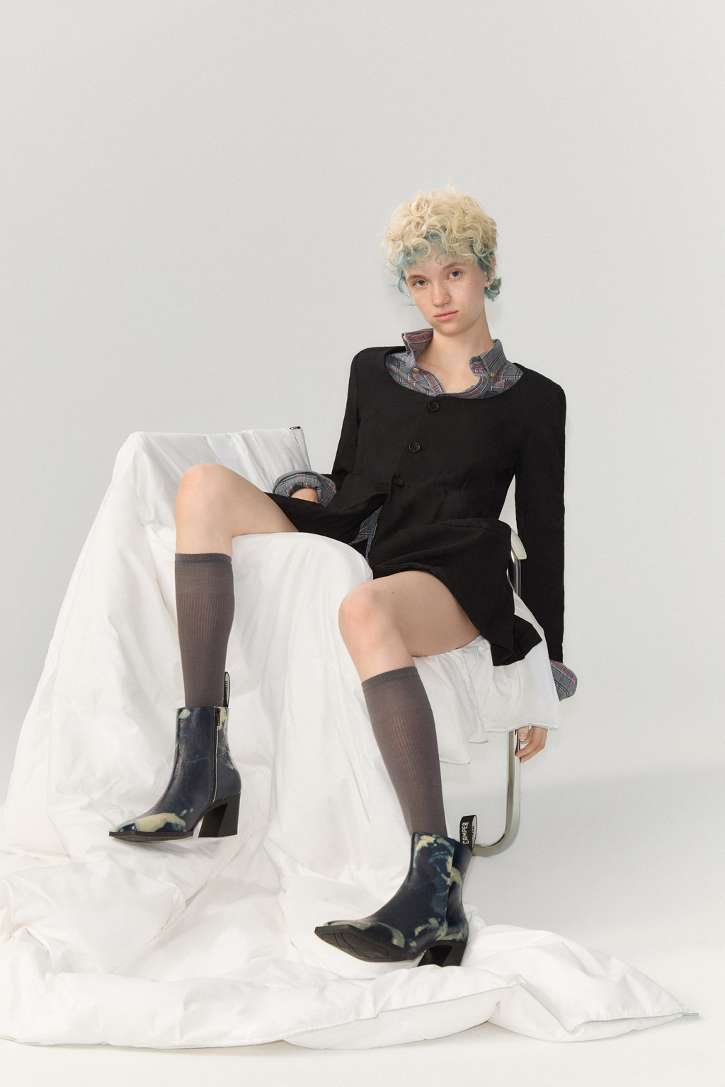 Karole Black and Gray Leather Ankle Boots for Women. - Image 2