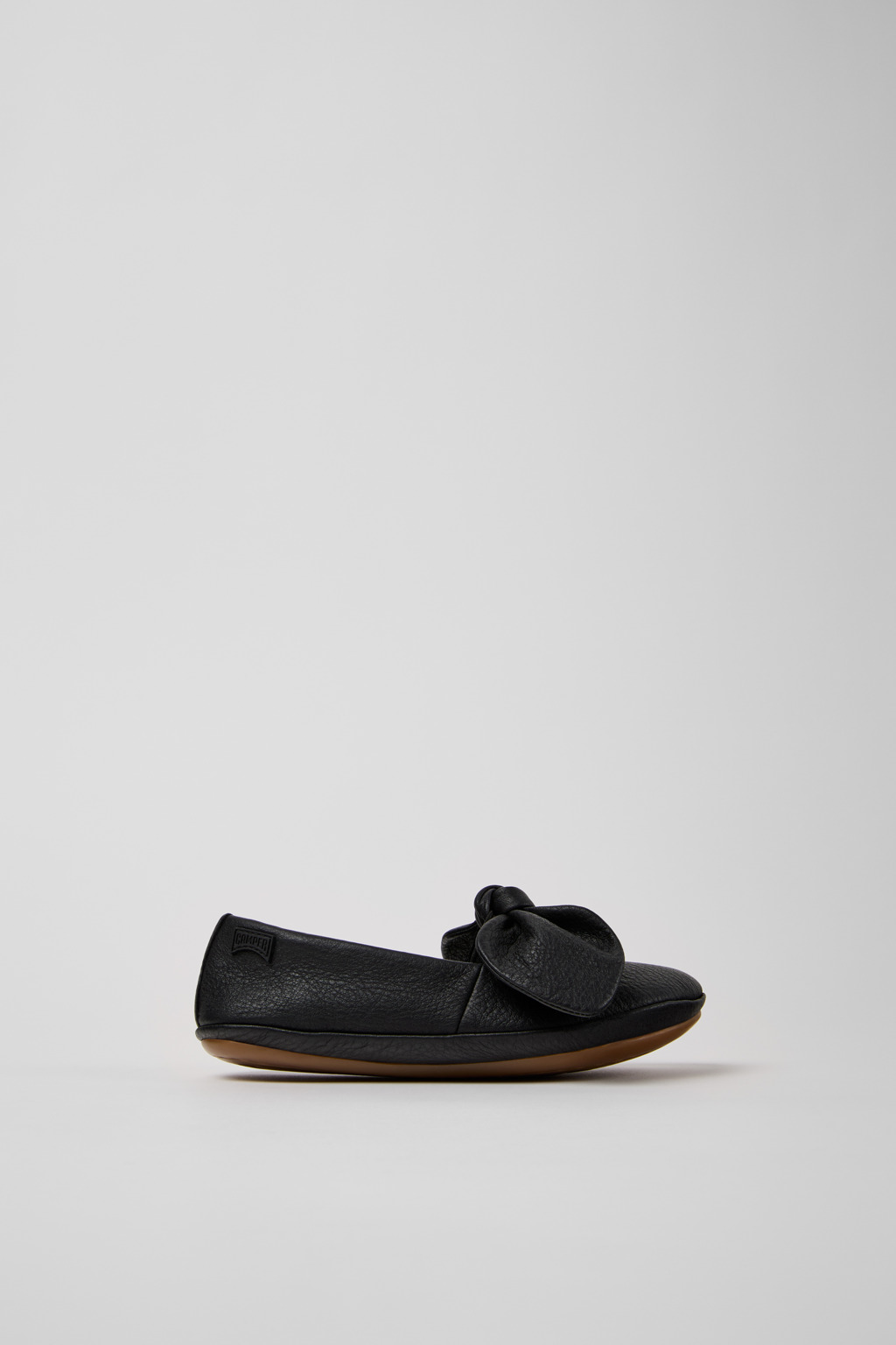 Right Nina Black Leather Ballerinas for Kids. - Image 2